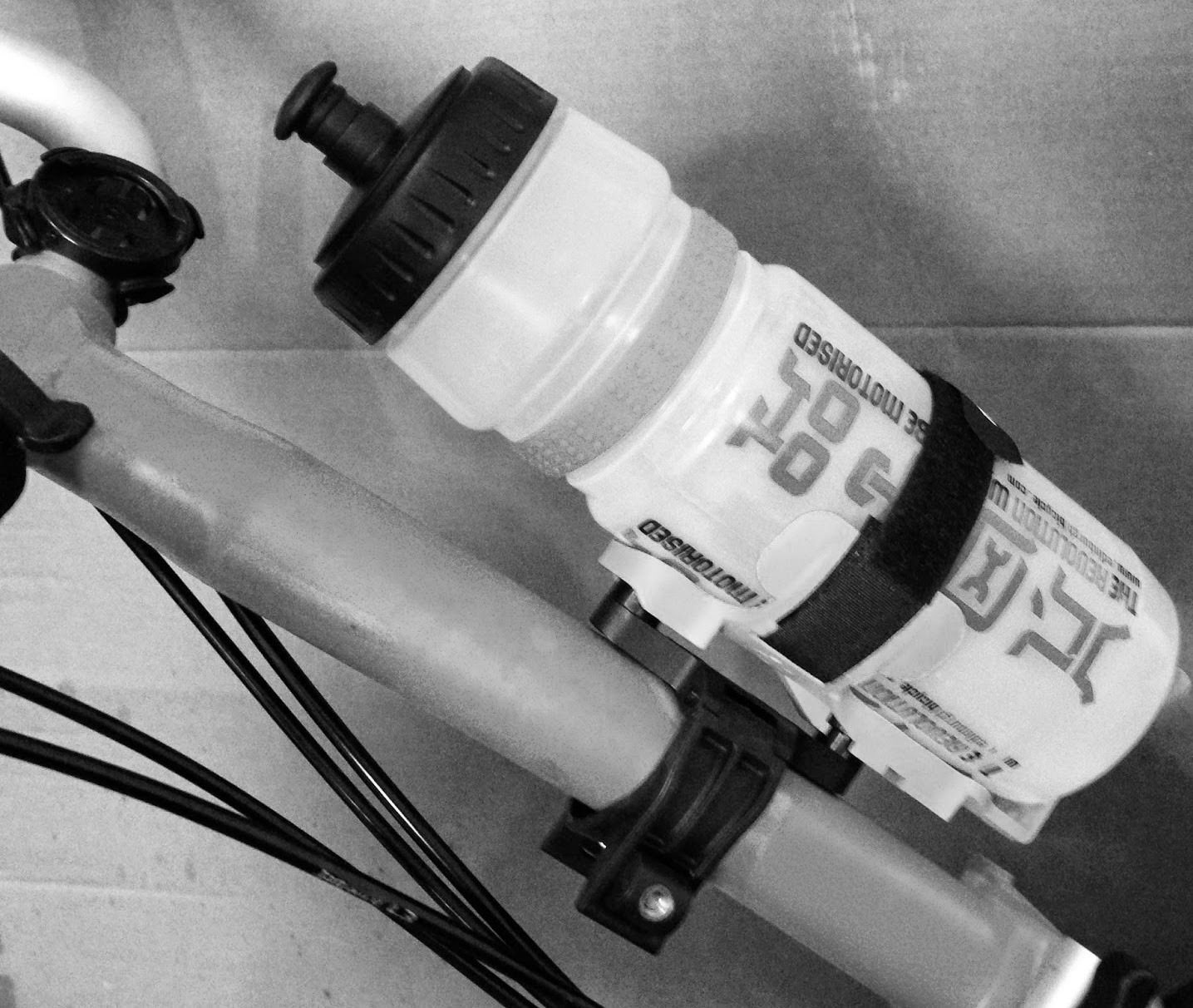 Cycling essentials Brompton specific bottle cage mount adapter 2 seconds quick release The predecessor B Mount system